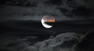 Наблюдаваме през март първото лунно затъмнение за 2025