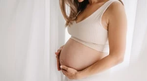 Митовете за грижата за кожата по време на бременност: Кои съставки са позволени и кои не са