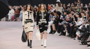 Chanel Eсен/Зима 2025: Игра на пропорции и напластяване (ВИДЕО)