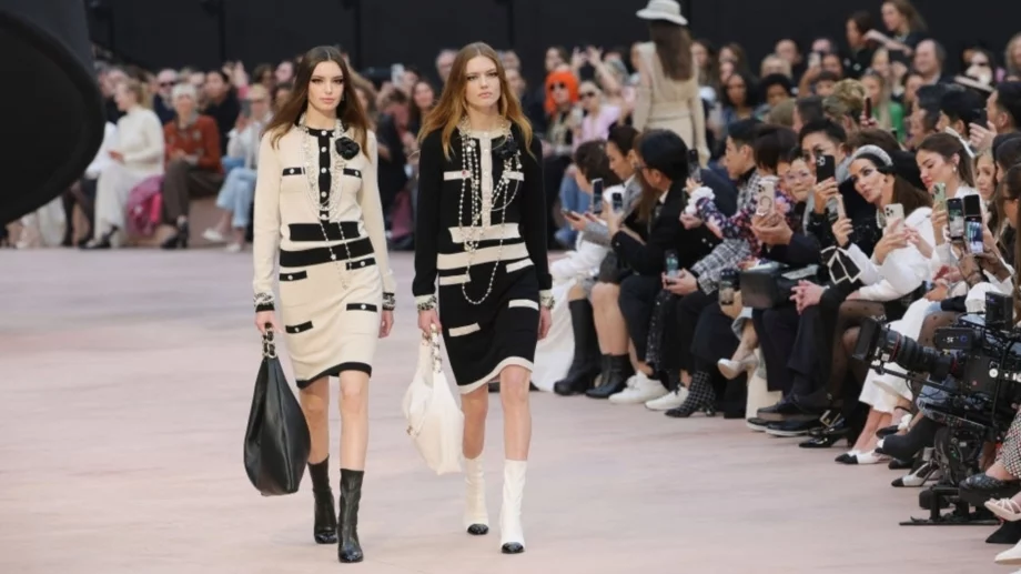 Chanel Eсен/Зима 2025: Игра на пропорции и напластяване (ВИДЕО)