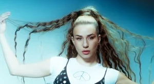 Мила Роберт възпя българската ракия (ВИДЕО)