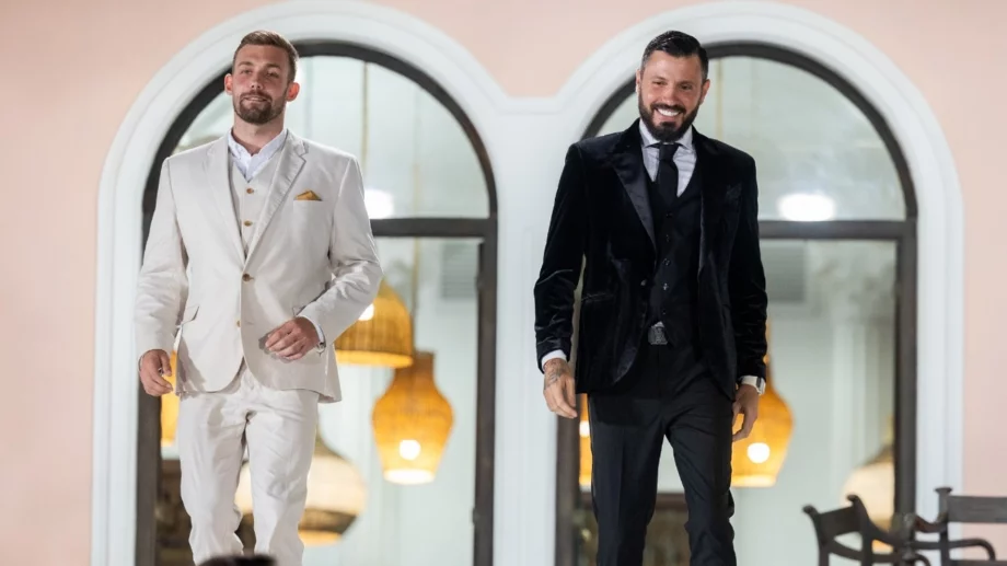 Най-после: Първи страсти целувки в "Ергенът" (СНИМКА)