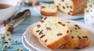 Ще се влюбите в този кекс със стафиди и боровинки