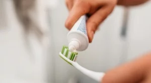 За хитри домакини: 10 неща, които можете да почиствате с паста за зъби