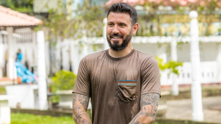 Мартин от "Ергенът" целуна друго момиче, Даниела е бясна (СНИМКА)