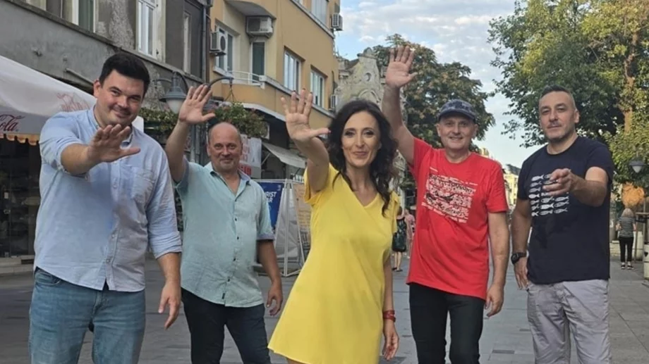 Mary Boys Band издава албумите си на плочи