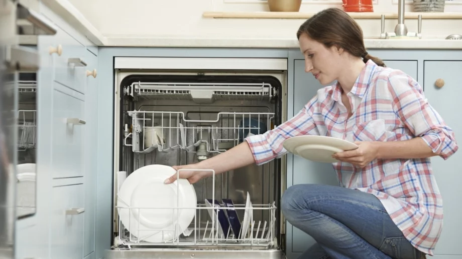6 неочаквани неща, които можете да почиствате в съдомиялна