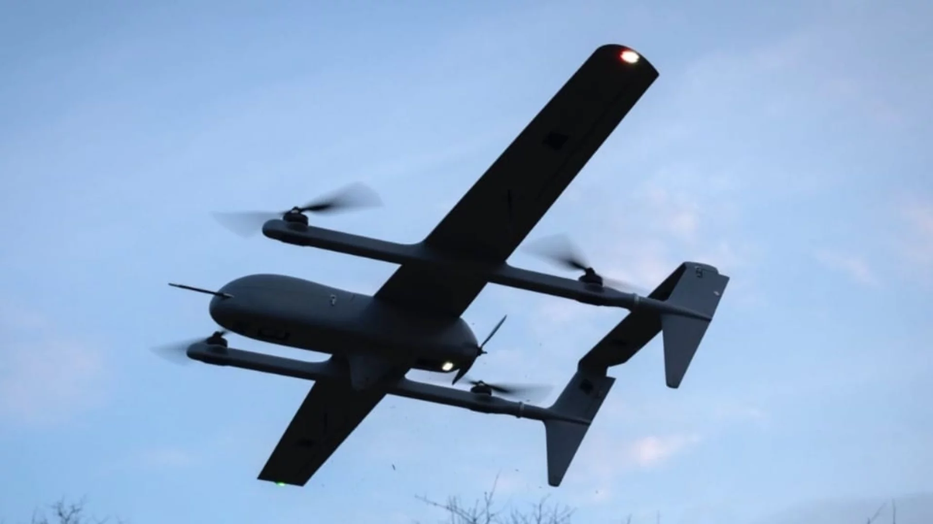 Десетки украински дронове отговориха на обстрелите по цивилни на Путин: Взривове в Саратов, Енгелс, Воронеж (ВИДЕО)