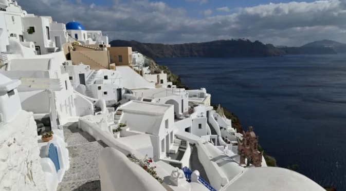 Силен трус удари Санторини
