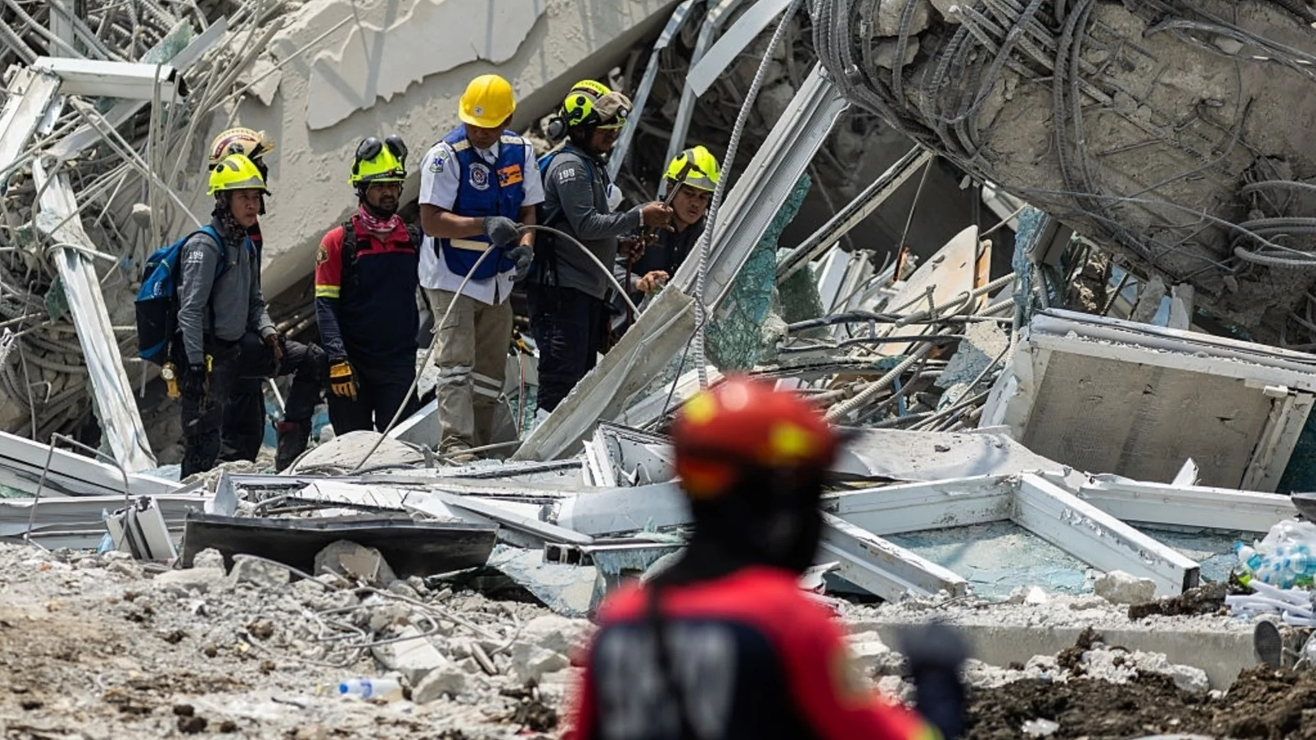 Седмица национален траур: Жертвите на земетресението в Мианмар вече са над 2000 (ВИДЕО)