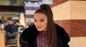 Бабина гордост: Деси Слава показа порасналата си внучка (СНИМКА)