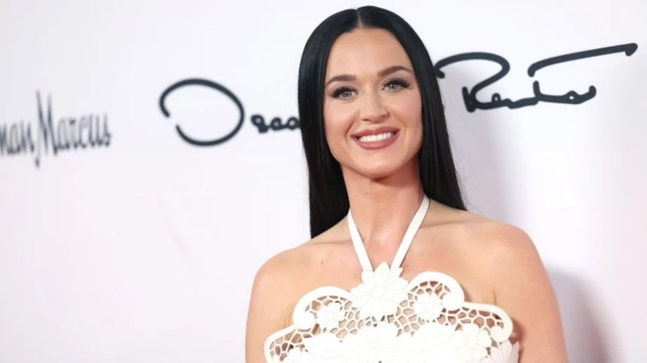 Космосът я зове: Как Кейти Пери се готви за полета си 