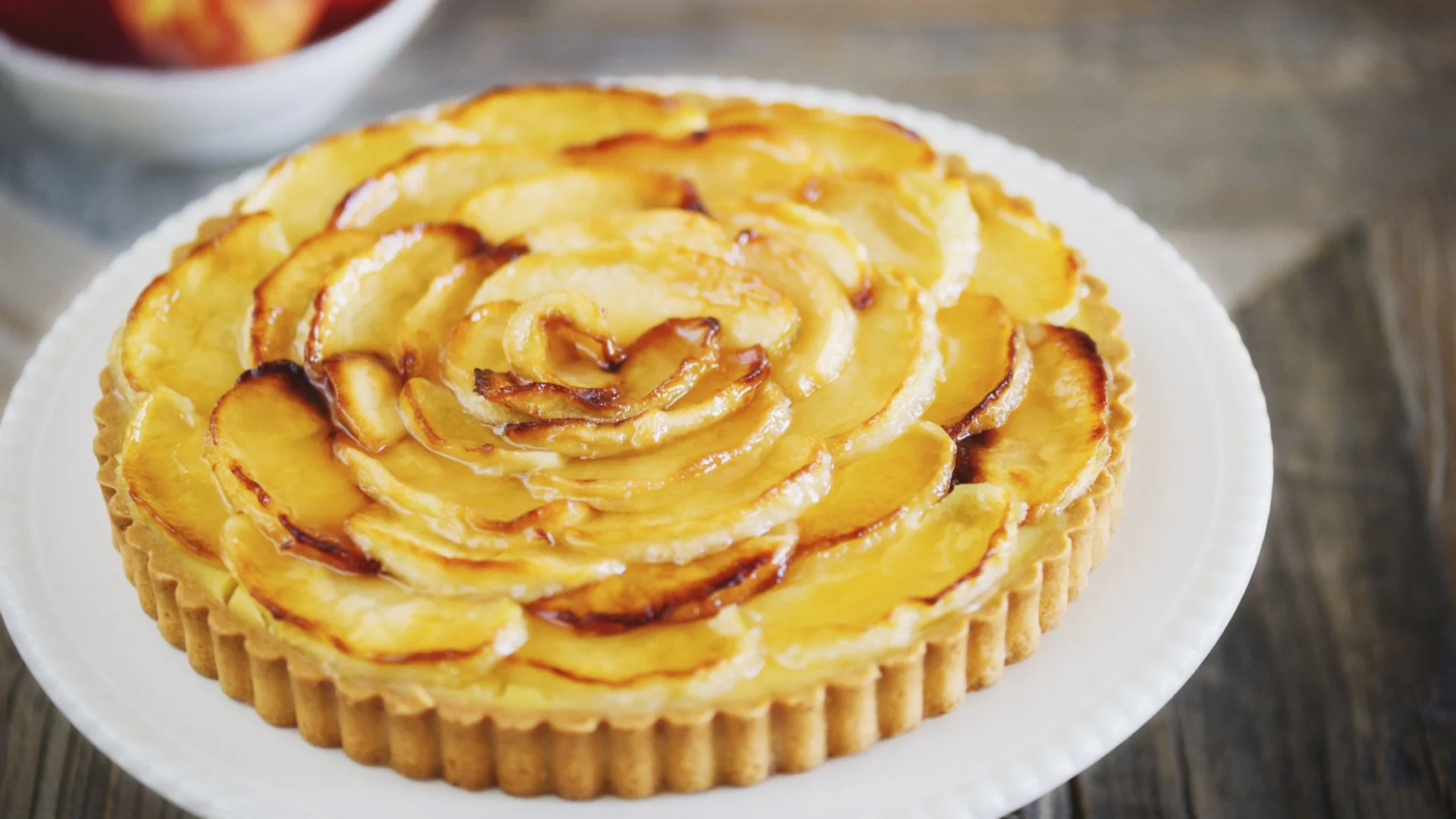 Тарт Татен – класически френски ябълков пай с карамелизирани ябълки