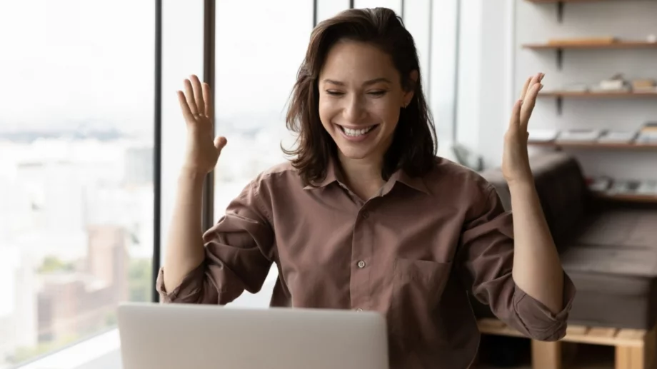 Тези 4 зодии ще имат голям професионален успех до края на 2025