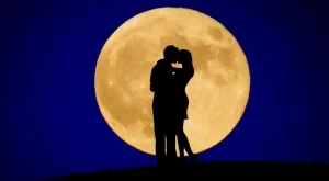 Пълнолунието на 13 април 2025 носи любов на тези 4 зодии 