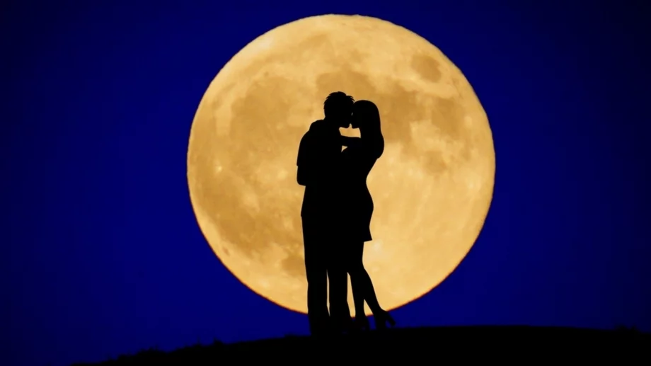 Пълнолунието на 13 април 2025 носи любов на тези 4 зодии 