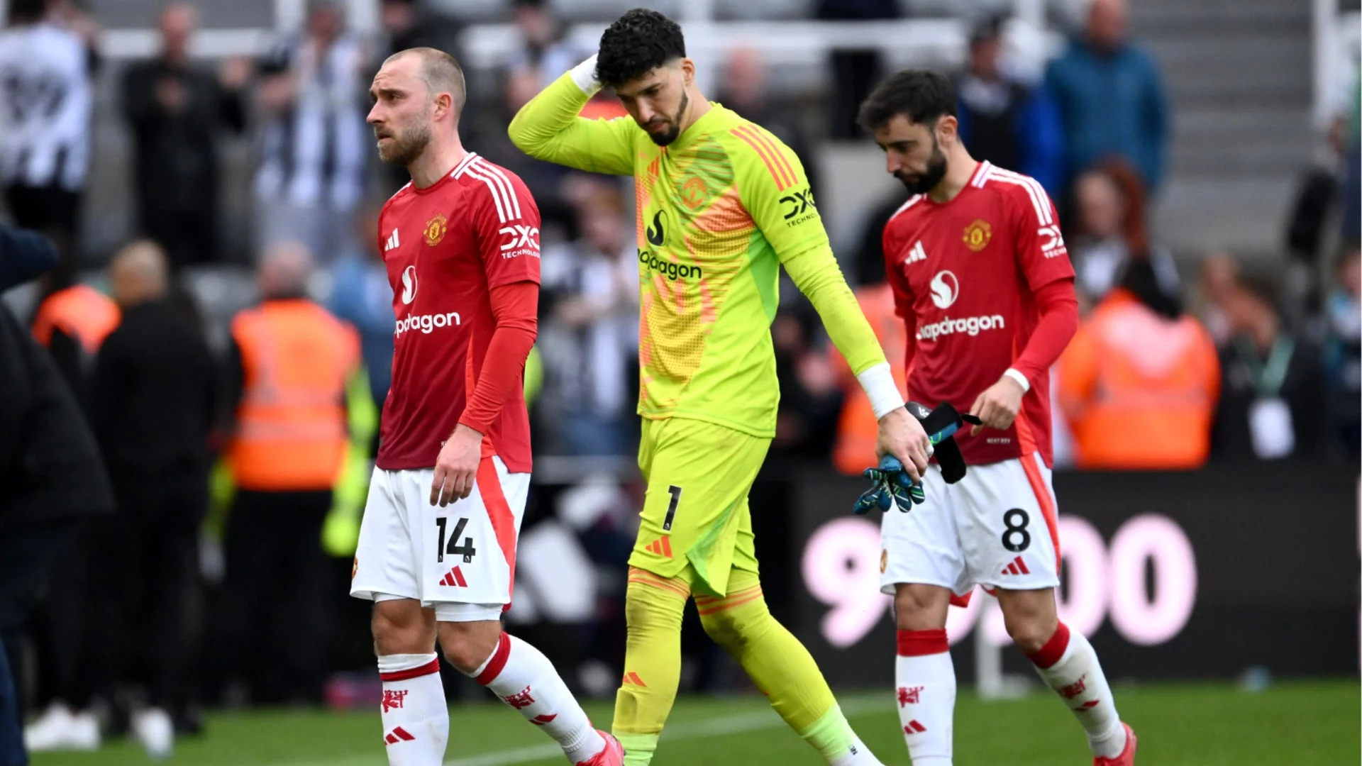 С Онана, без Онана... Юнайтед пак бе разкатан в отбрана