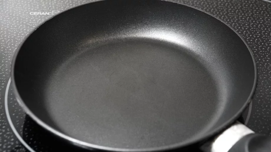 3 вида токсични съдове за готвене, които да избягвате