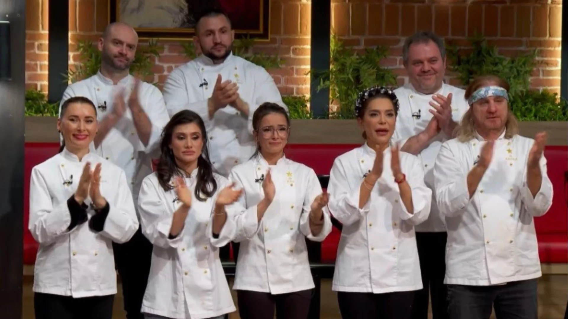 Лъчезарна участничка в Звездния Hell's Kitchen показа свои детски СНИМКИ