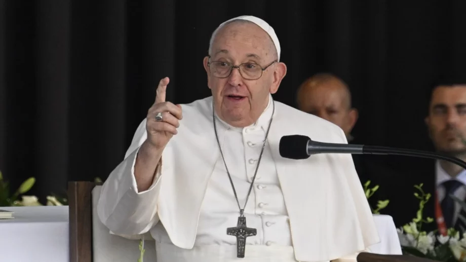 Светът ще го запомни: 12 силни цитата на покойния папа Франциск