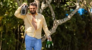 Неочаквана целувка и абсолютен прецедент в "Ергенът" (СНИМКА)