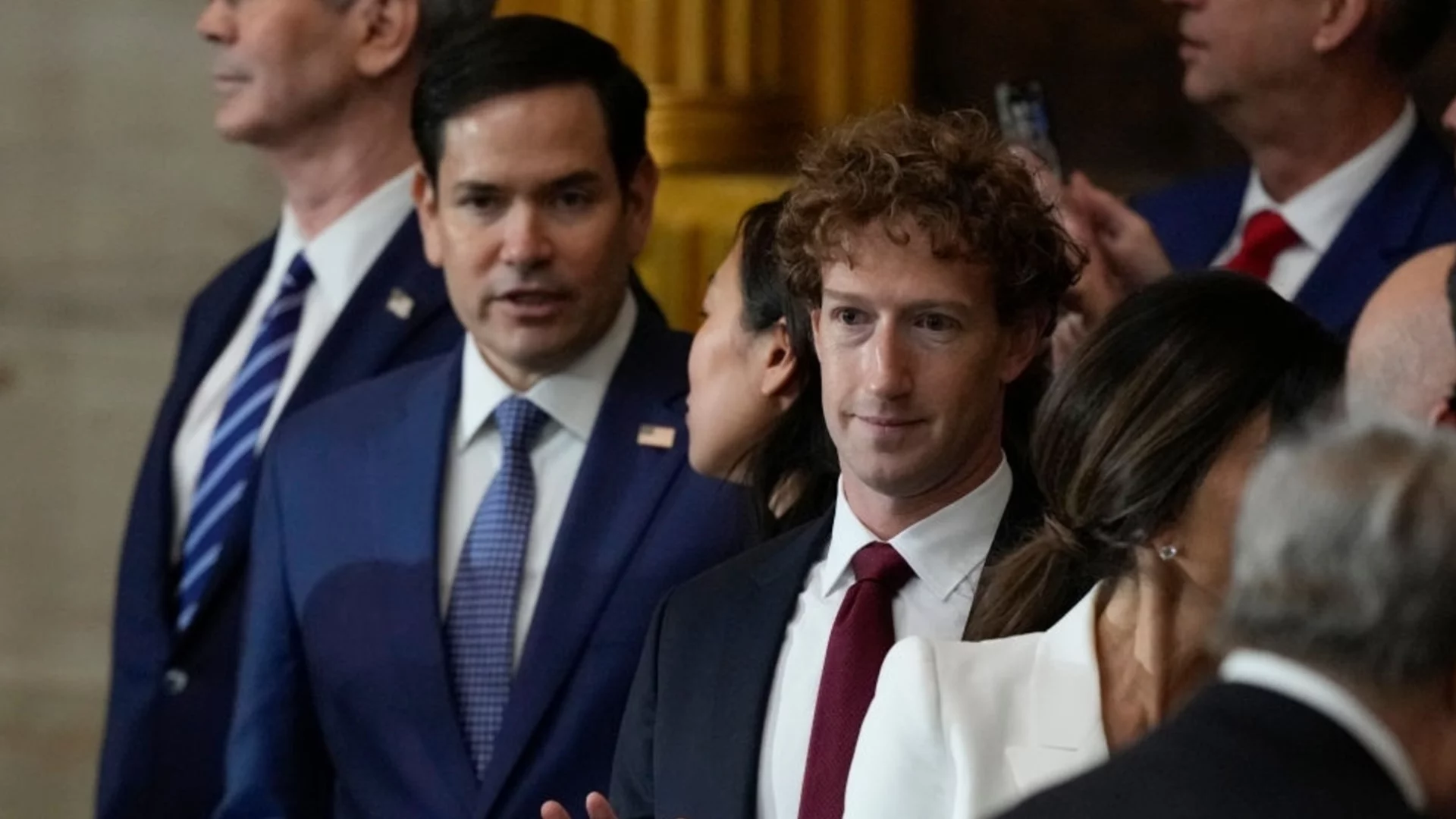 ЕС удари Apple и Meta с 9-цифрени суми по нов закон 