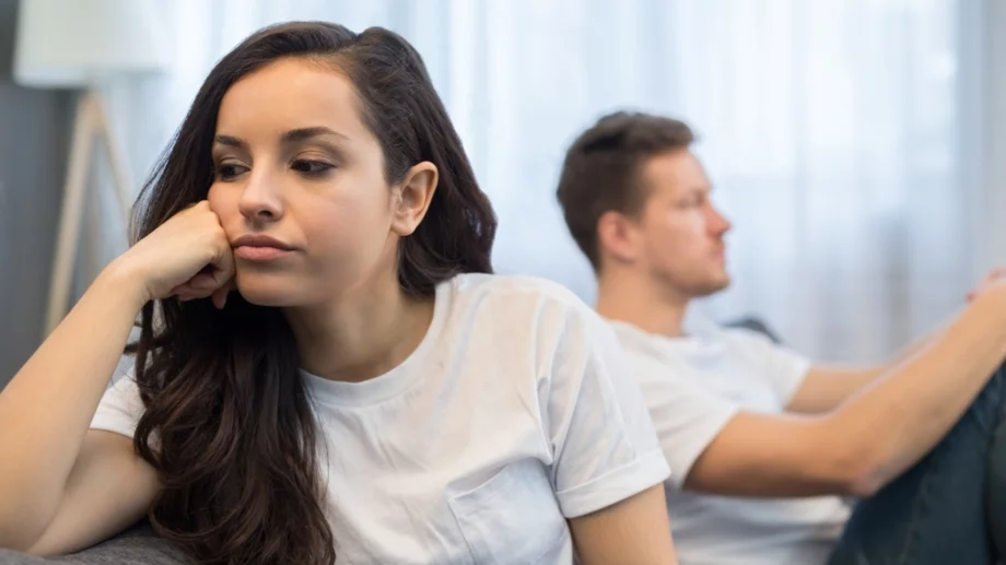 Предупредителни знаци, че той само ви мъчи емоционално