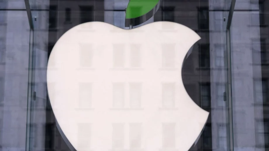 Apple мести производството на iPhone от Китай в Индия