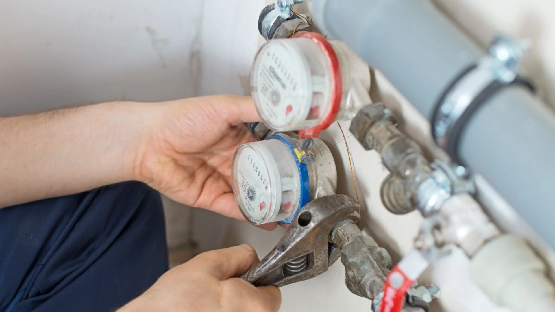 Близо милион водомери-фантоми в София: Общински съветник алармира