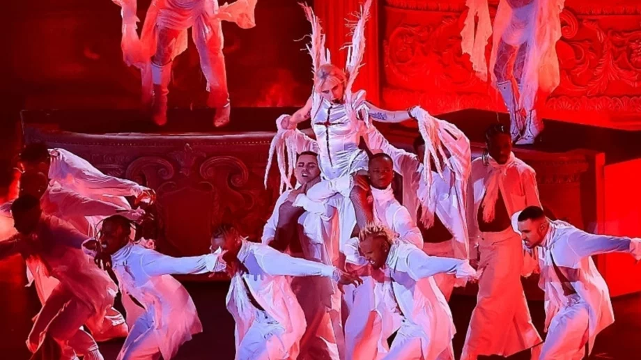 Лейди Гага пя безплатно пред над 2 млн. души в Рио де Жанейро (ВИДЕО)