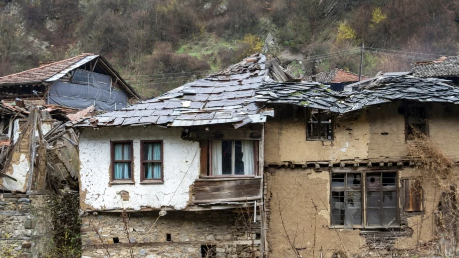 Стотици села в България са без нито един жител