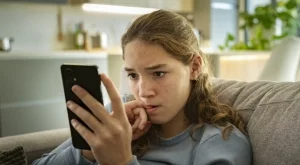 Не подценявайте: Тревожното поколение и детството в екрана