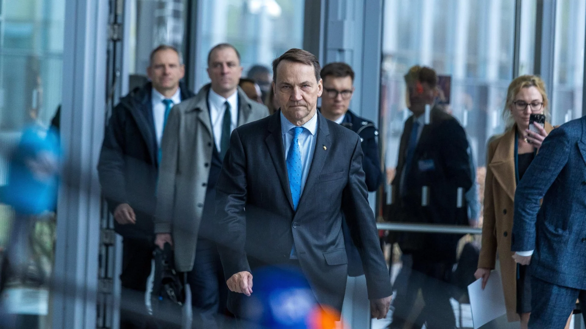 Полша наказа Русия за пожара, изпепелил най-големия мол във Варшава (ВИДЕО)