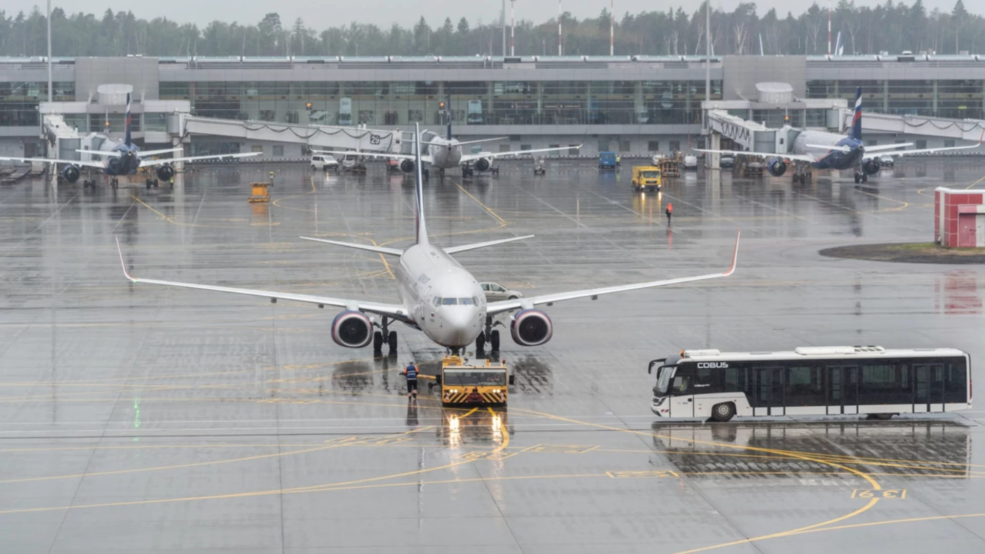 Рекордно трудно е да пътуваш със самолет в Русия заради украинските дронове