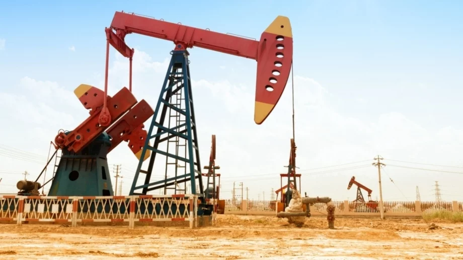 Цената на петрола е в нова посока за втора поредна седмица