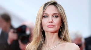 Анджелина Джоли с български обувки на фестивала в Кан (СНИМКИ)