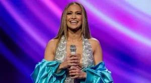 Без свян: Дженифър Лопес си показа дупето (СНИМКИ)