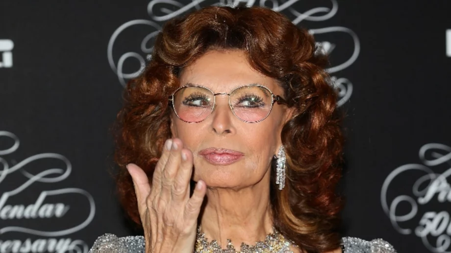 Голям скандал заради тези СНИМКИ на 90-годишната София Лорен