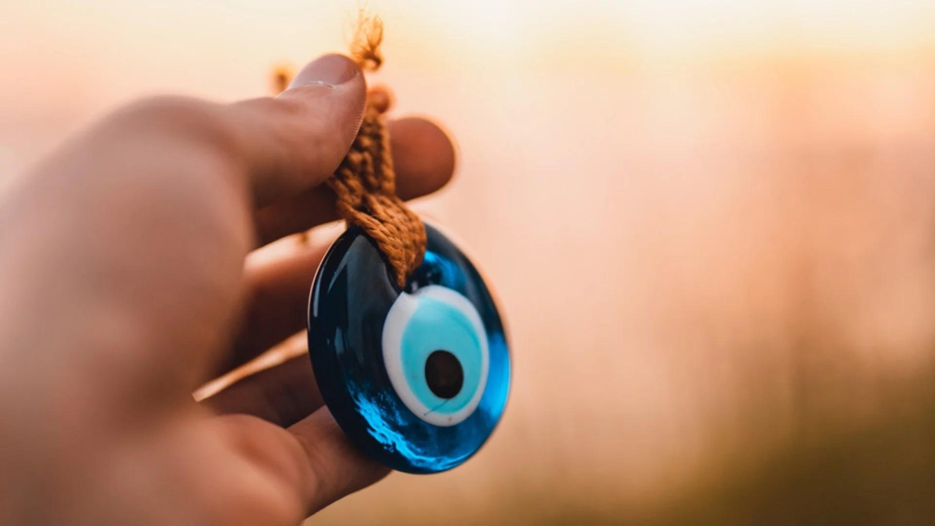 МВР ще бори корупцията с амулети