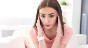 Тихата борба с постоянната критика