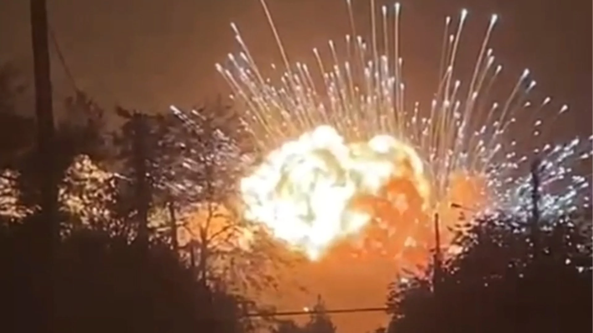 Взрив на камион подпали завод в Русия, украински дронове спряха тока в окупираните територии (ВИДЕО)