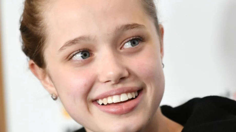 Шайло, дъщерята на Джоли и Пит, се прекръсти (ВИДЕО)