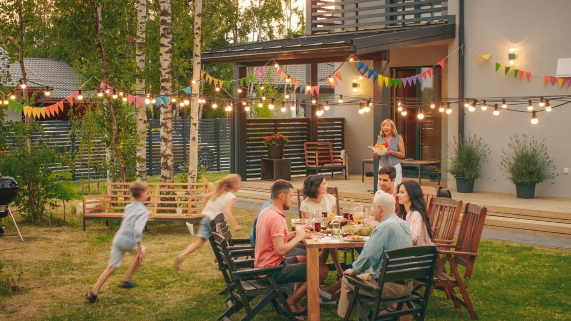 Живот на едро и мебели със стил: Креативни идеи за лятото и градината 