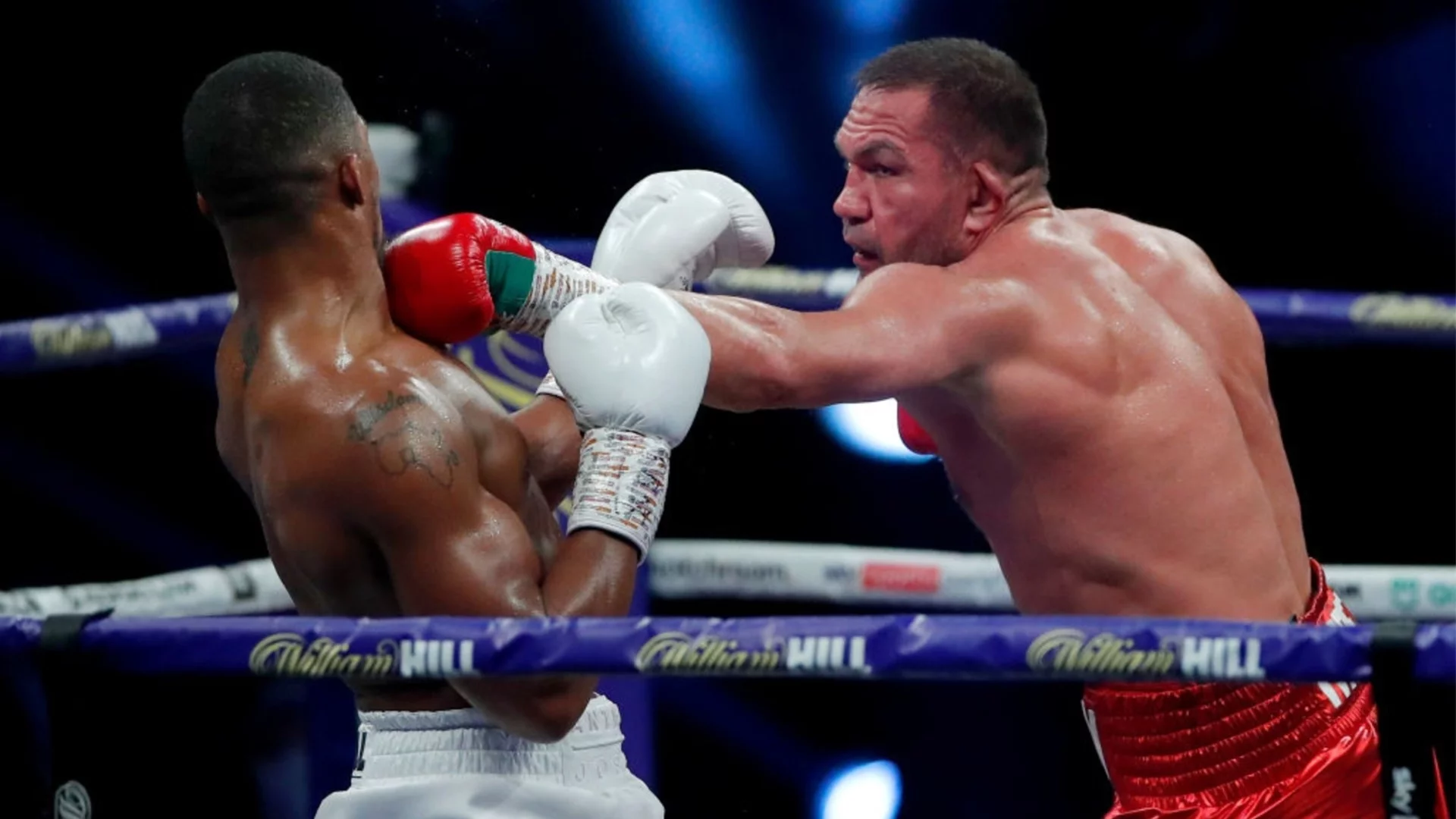 Един от най-великите боксьори в тежка категория, изправял се срещу Кобрата, слага край на кариерата си скоро