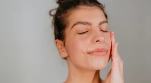 Звучи като шега, но е истина: Картоф и вазелин - супер комбинация за кожата