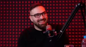 Тото от "СкандаУ" помля Даниела и Мартин от "Ергенът" (ВИДЕО)