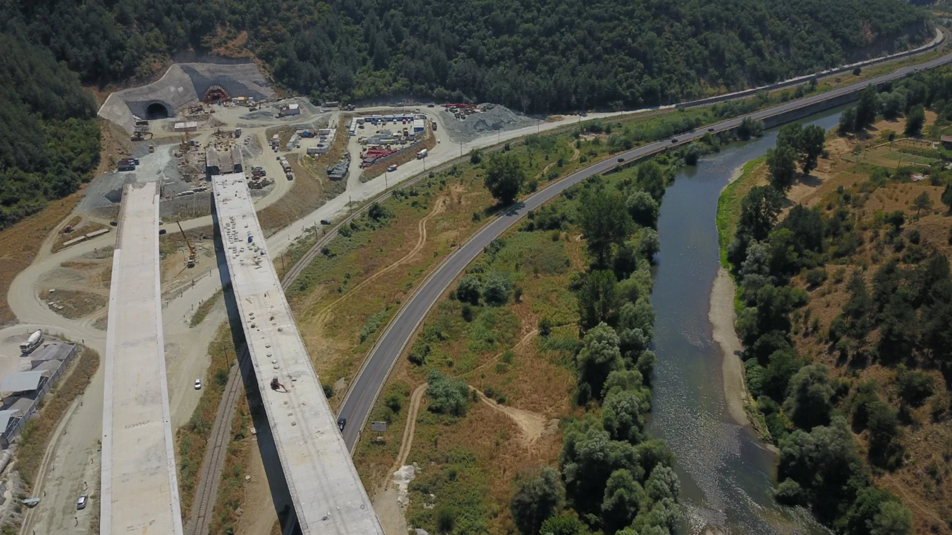 Правят проект за АМ "Струма" към Кулата, но извън дефилето