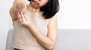 6 проблема с кожата на лактите, които издават здравословни проблеми