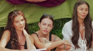 Една от "мартинките" в "Ергенът" показа нов мъж до себе си (СНИМКА)