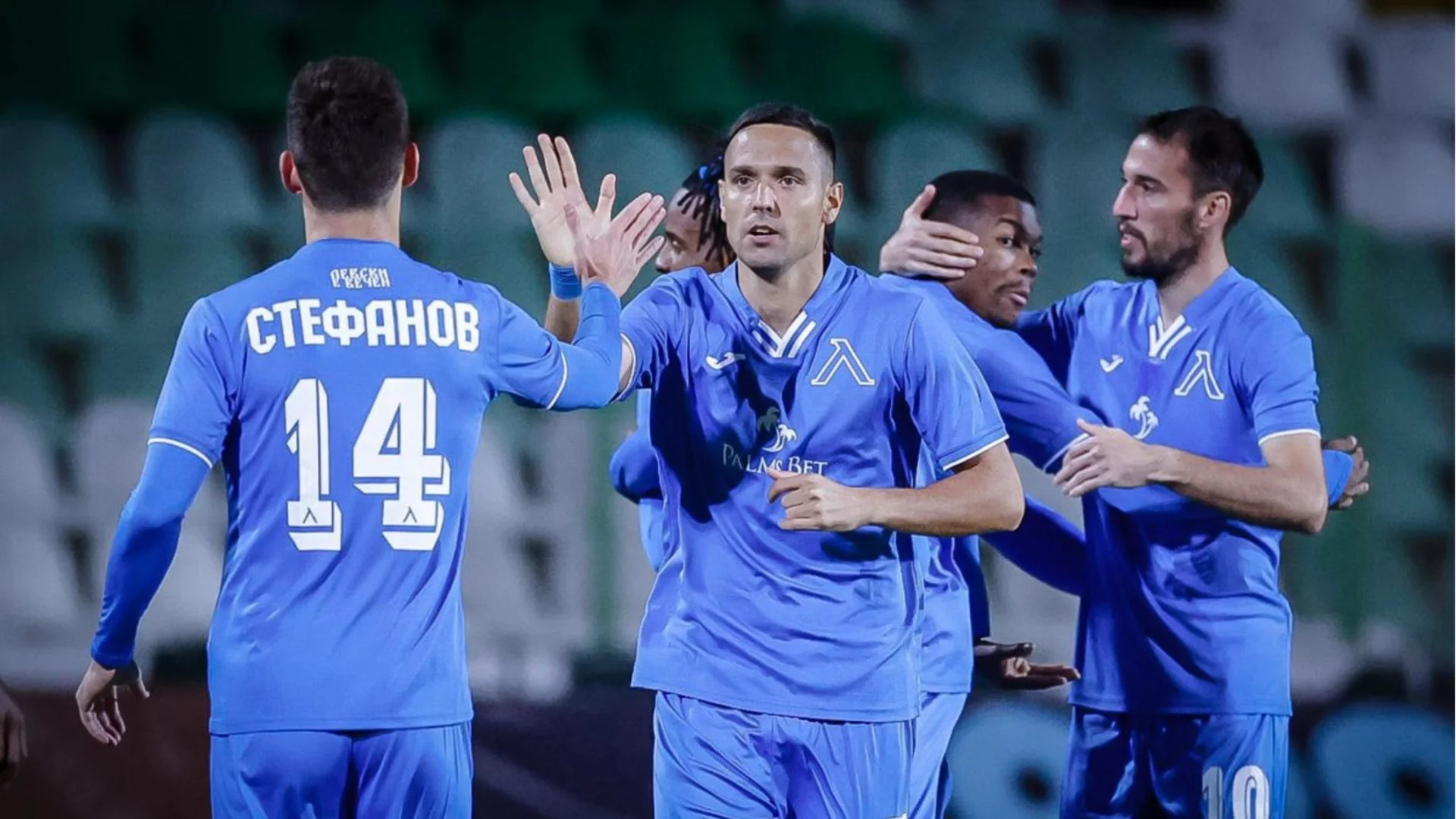 Любимец на Сектор Б, който иска да завърши кариерата си в Левски, отказа да облече фланелка на друг български отбор